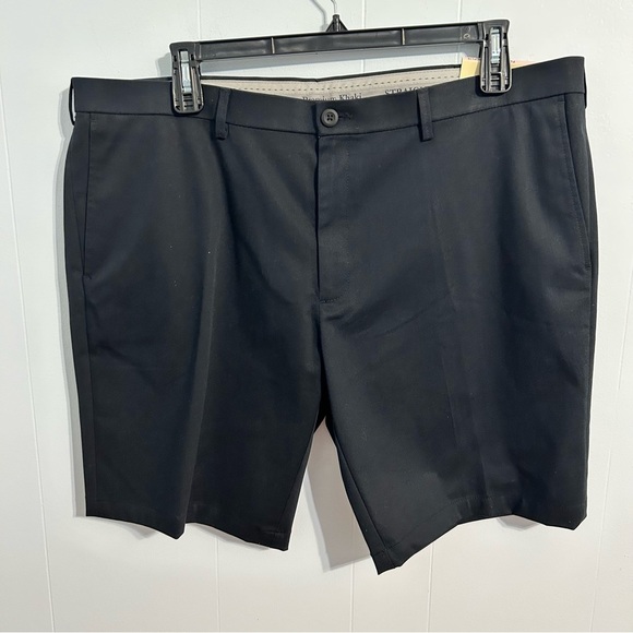 Men’s‎ size 42 black haggar shorts. Iron free premium khaki. NWT - Picture 1 of 8